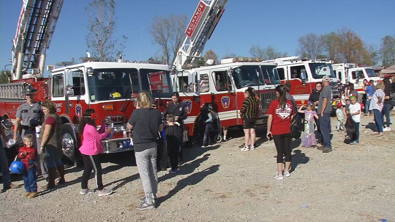 Oldham County police, EMS and fire connect with community through Halloween safety festival